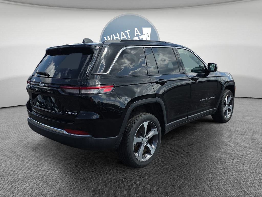 New 2025 Jeep Grand Cherokee Limited w/ Luxury Tech Group II AWD/4WD image 3
