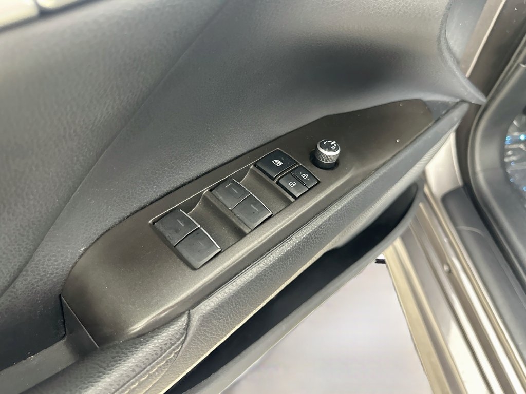 Used 2022 Toyota Camry XSE FWD image 22