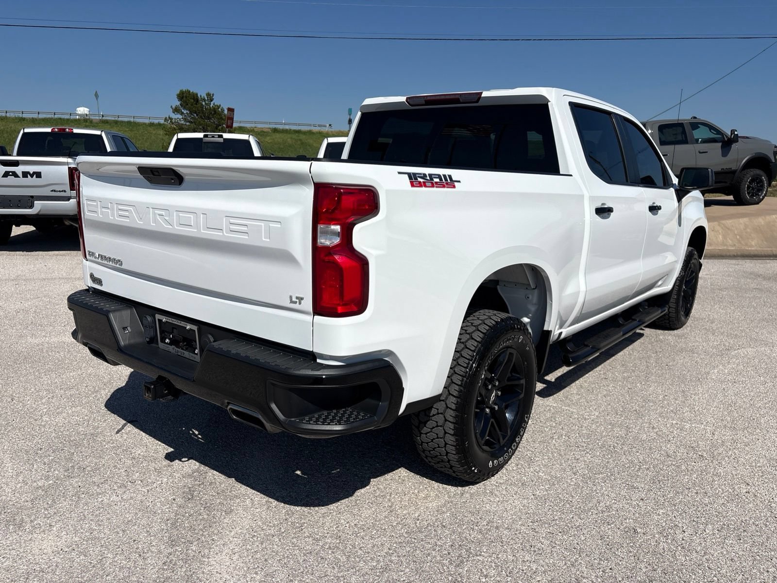 Used 2021 Chevrolet Silverado 1500 LT Trail Boss AWD/4WD image 6