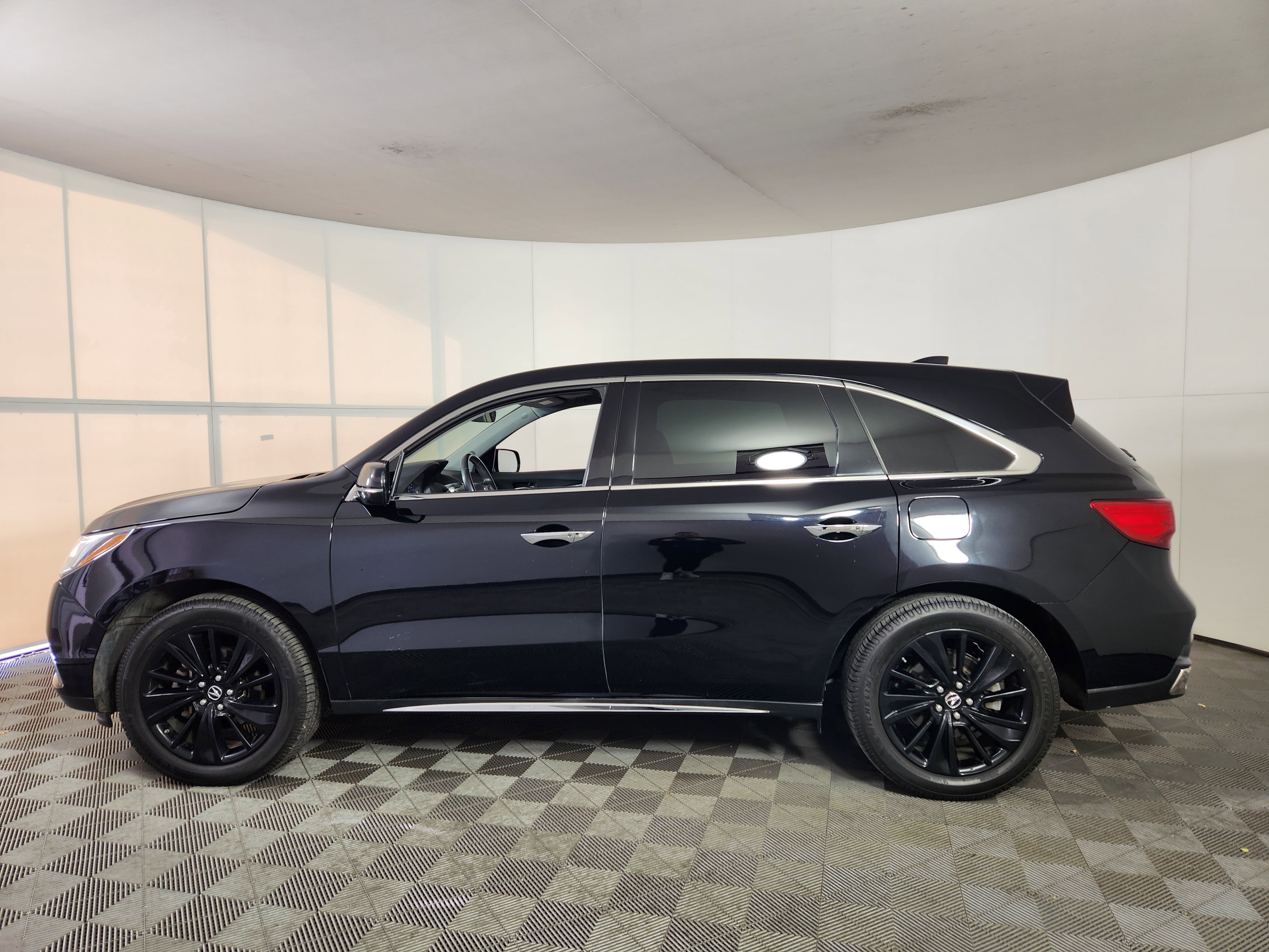 Used 2020 Acura MDX SH-AWD w/ Technology Package image 4