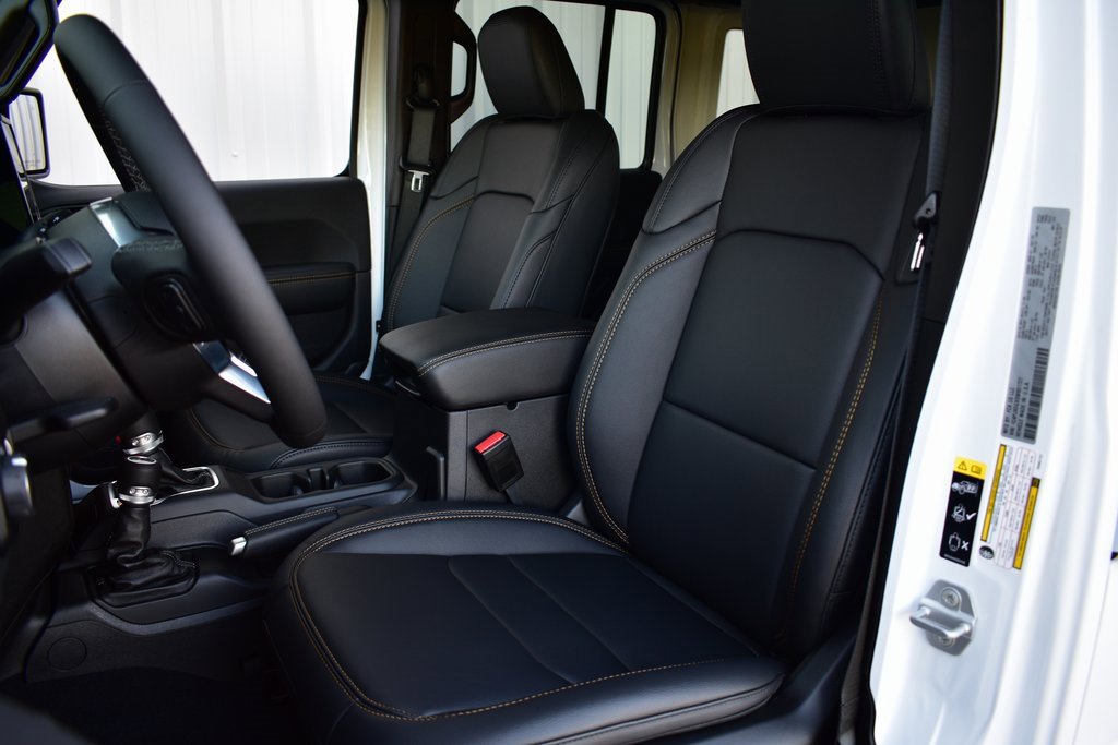 New 2025 Jeep Wrangler Sahara image 18