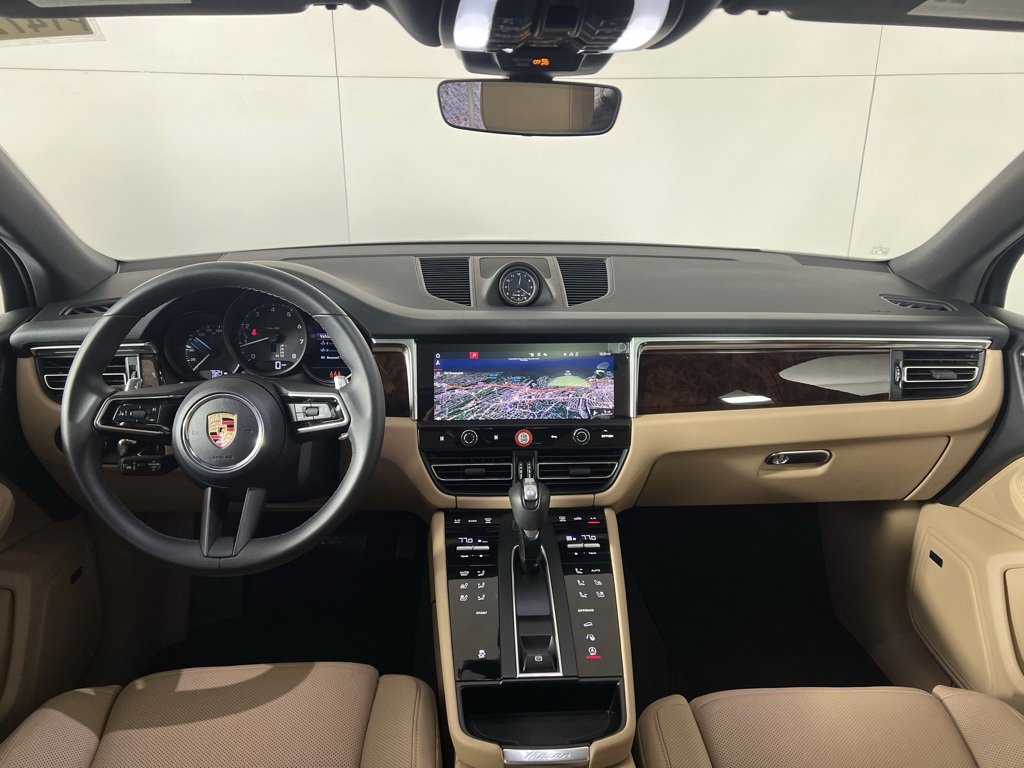 Certified 2025 Porsche Macan image 19
