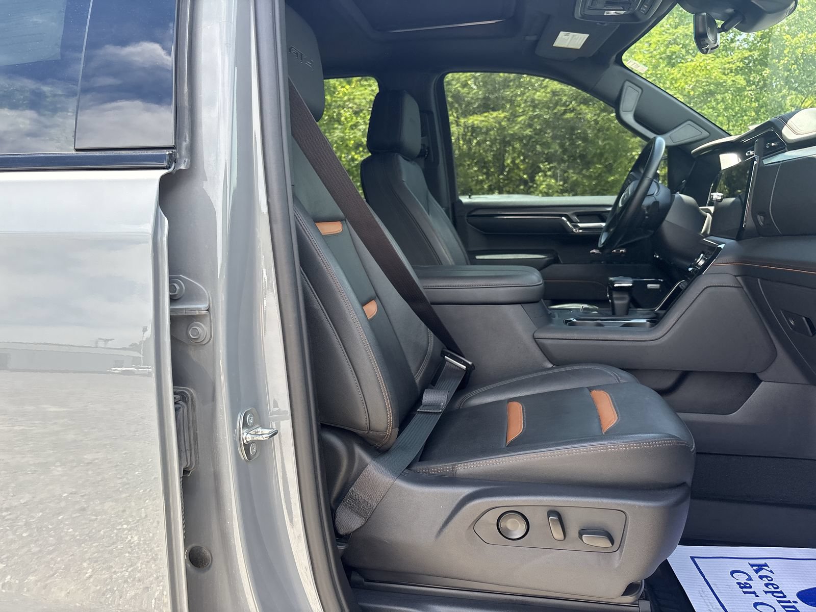 Used 2024 GMC Sierra 1500 AT4 w/ Technology Package AWD/4WD image 24
