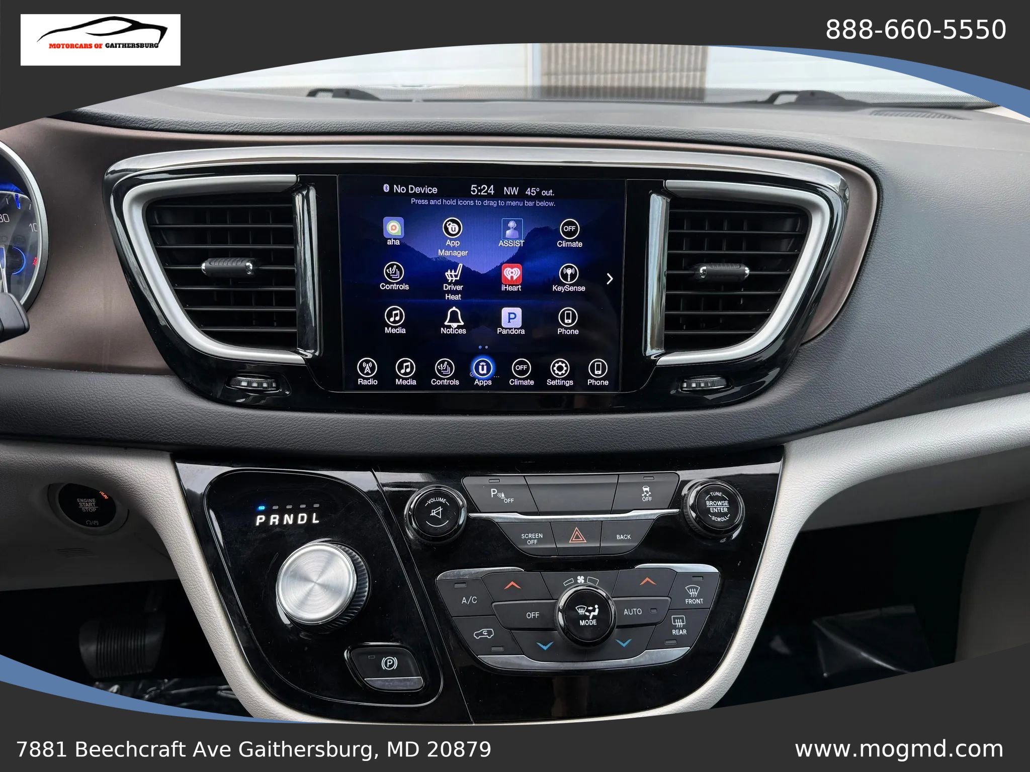 Used 2017 Chrysler Pacifica Touring-L w/ Tire & Wheel Group image 18