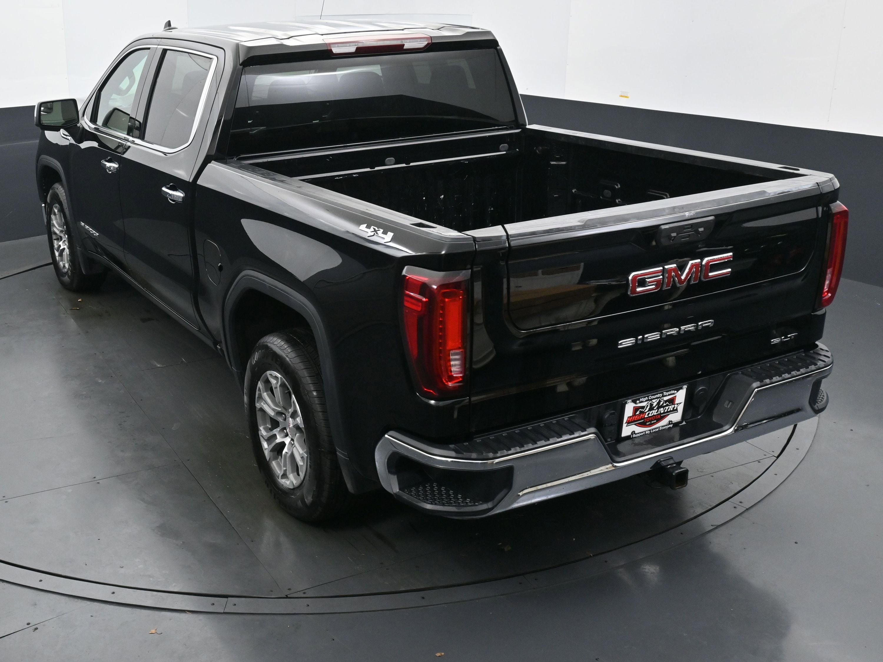 Used 2025 GMC Sierra 1500 SLT image 27