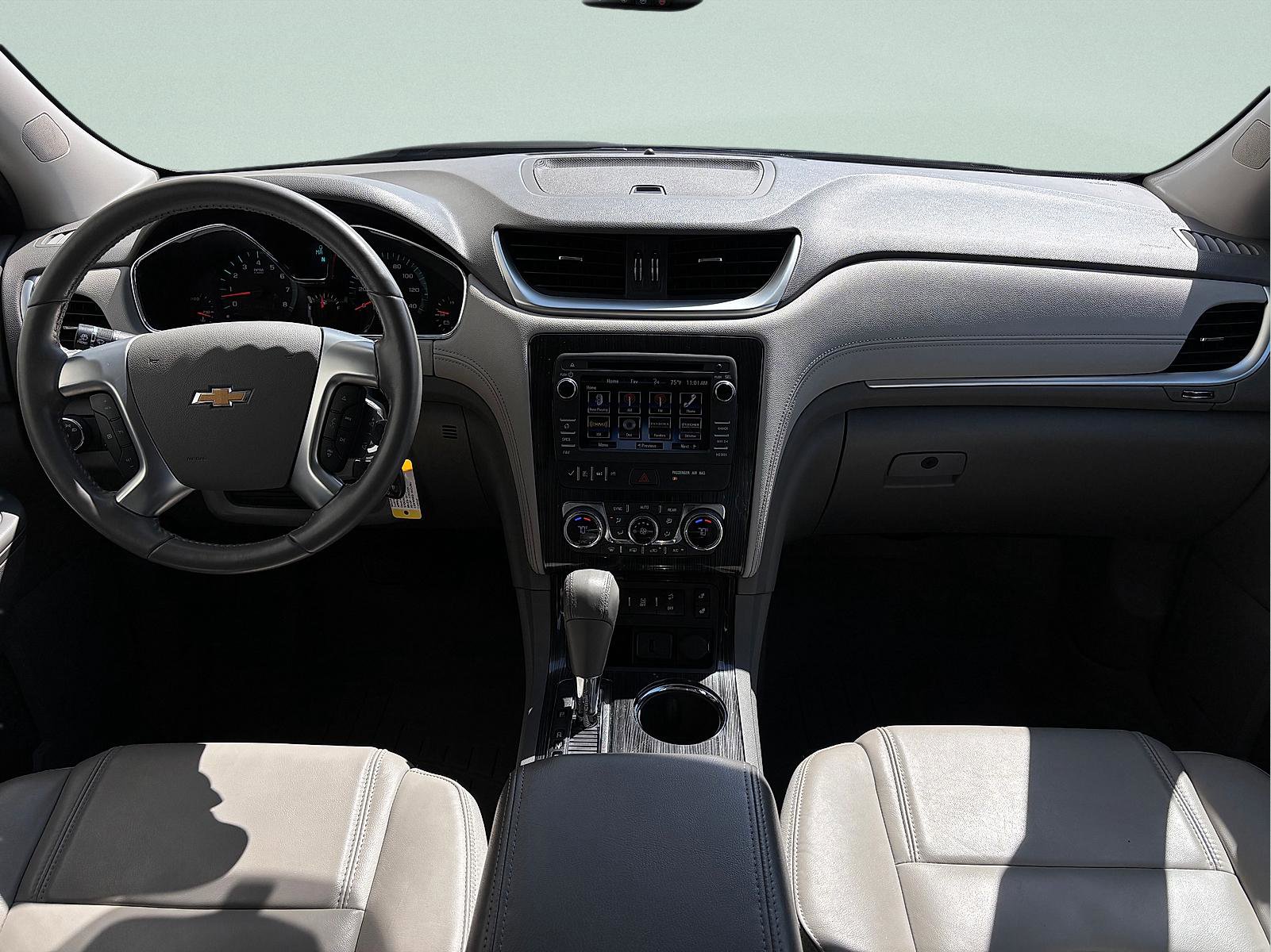 Used 2017 Chevrolet Traverse LT FWD image 31