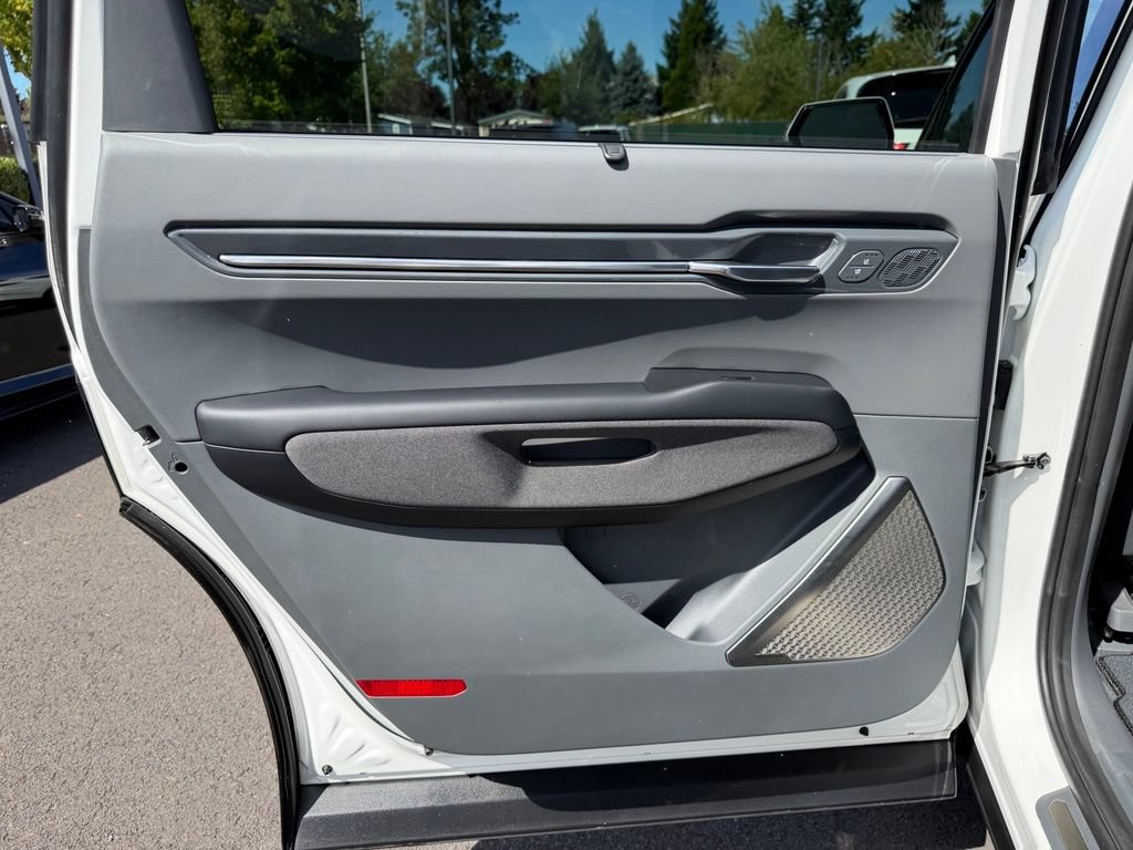 Used 2024 Kia EV9 Land AWD/4WD image 29