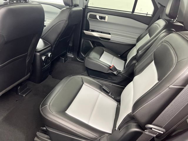 Used 2023 Ford Explorer XLT w/ Equipment Group 202A AWD/4WD image 11