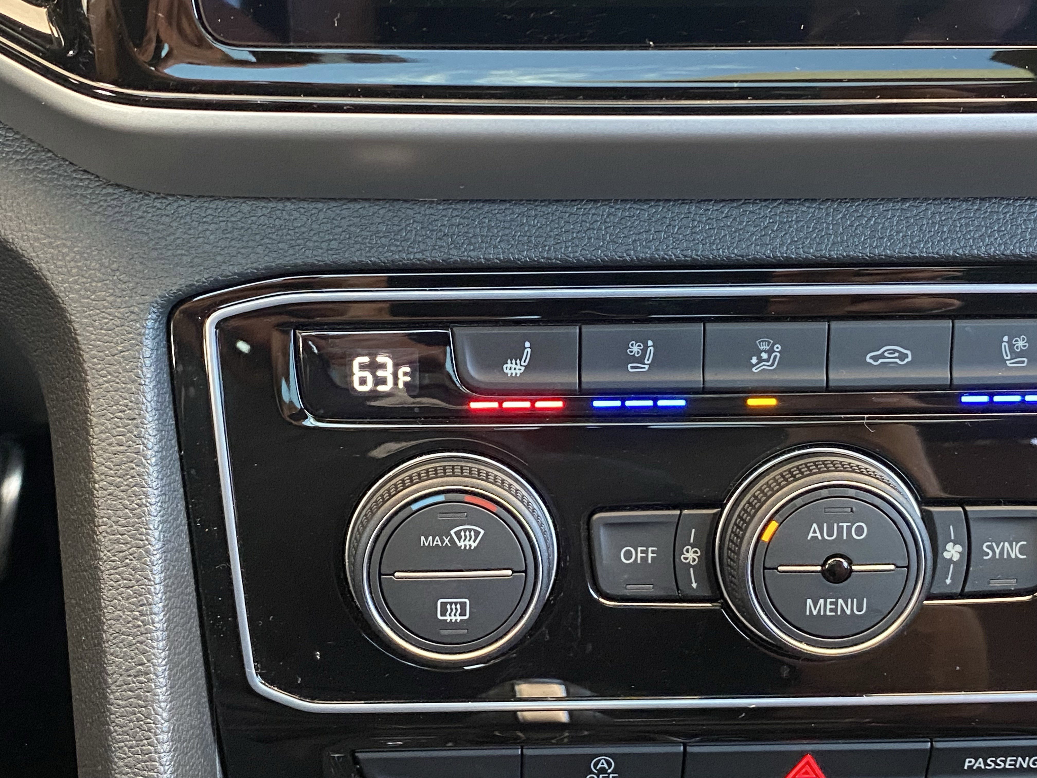 Used 2023 Volkswagen Atlas Cross Sport SEL Premium R-Line image 33