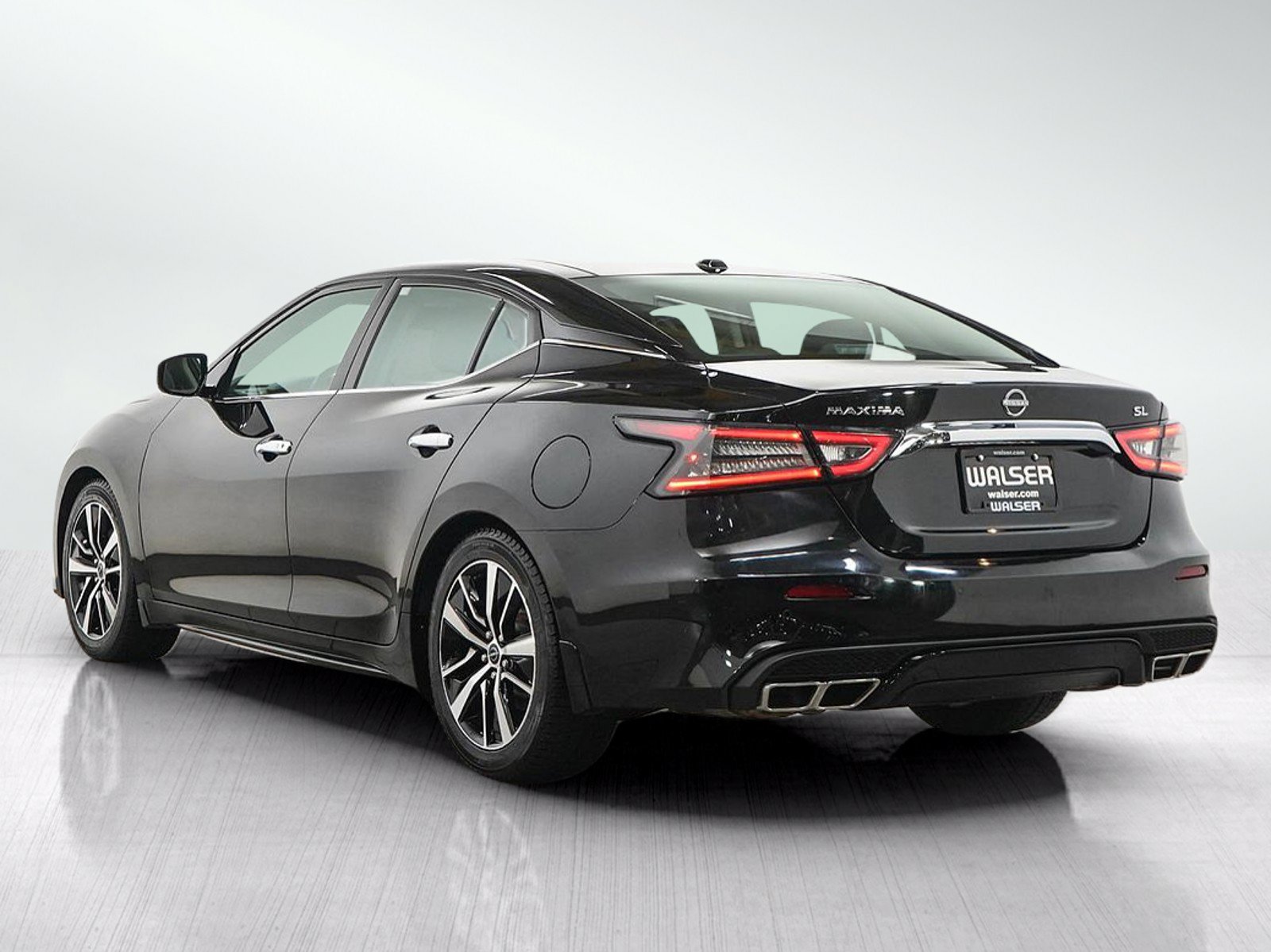 Used 2023 Nissan Maxima SL FWD image 3