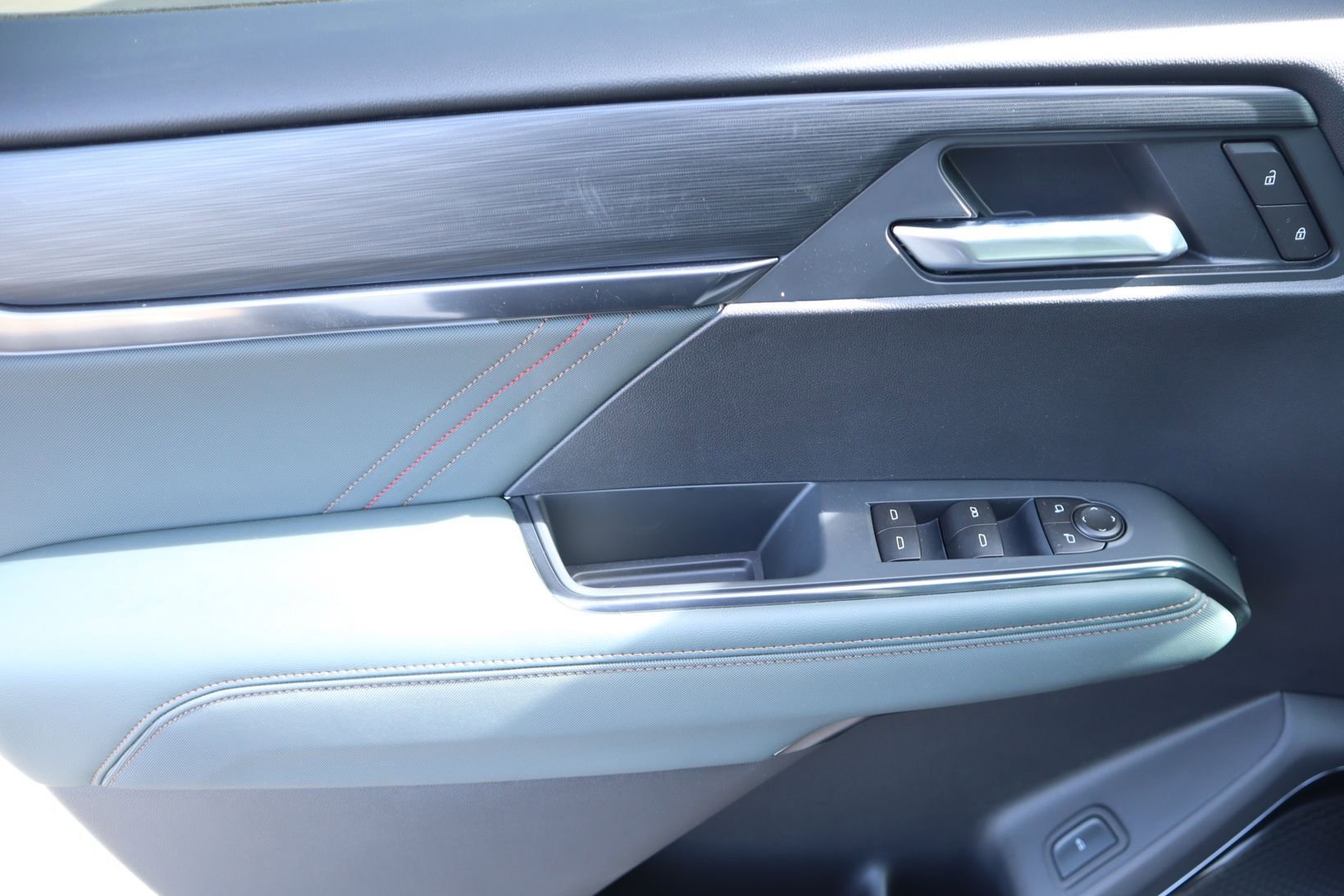 New 2026 GMC Acadia AT4 w/ Super Cruise Package image 25