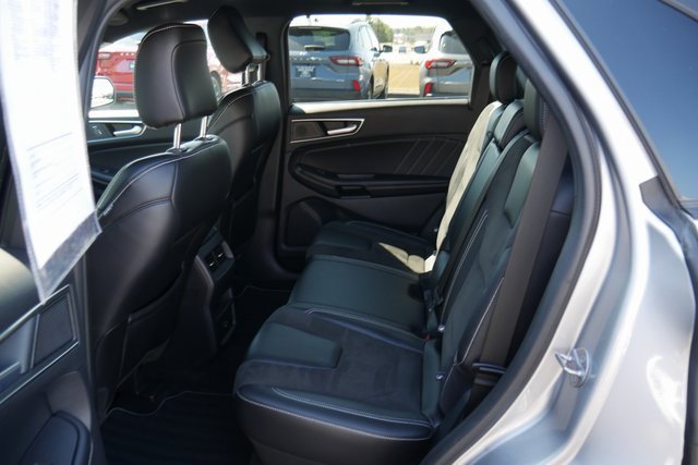 Used 2022 Ford Edge ST image 23