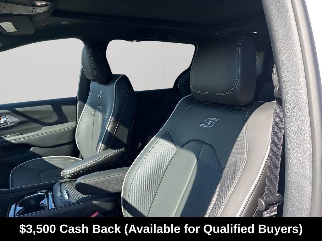 New 2026 Chrysler Pacifica Limited w/ S Appearance Package FWD image 28