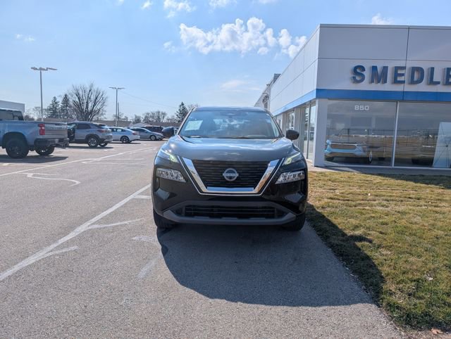 Used 2023 Nissan Rogue SV image 2
