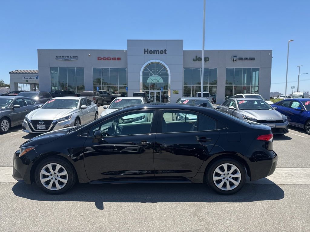 Used 2024 Toyota Corolla LE FWD image 5