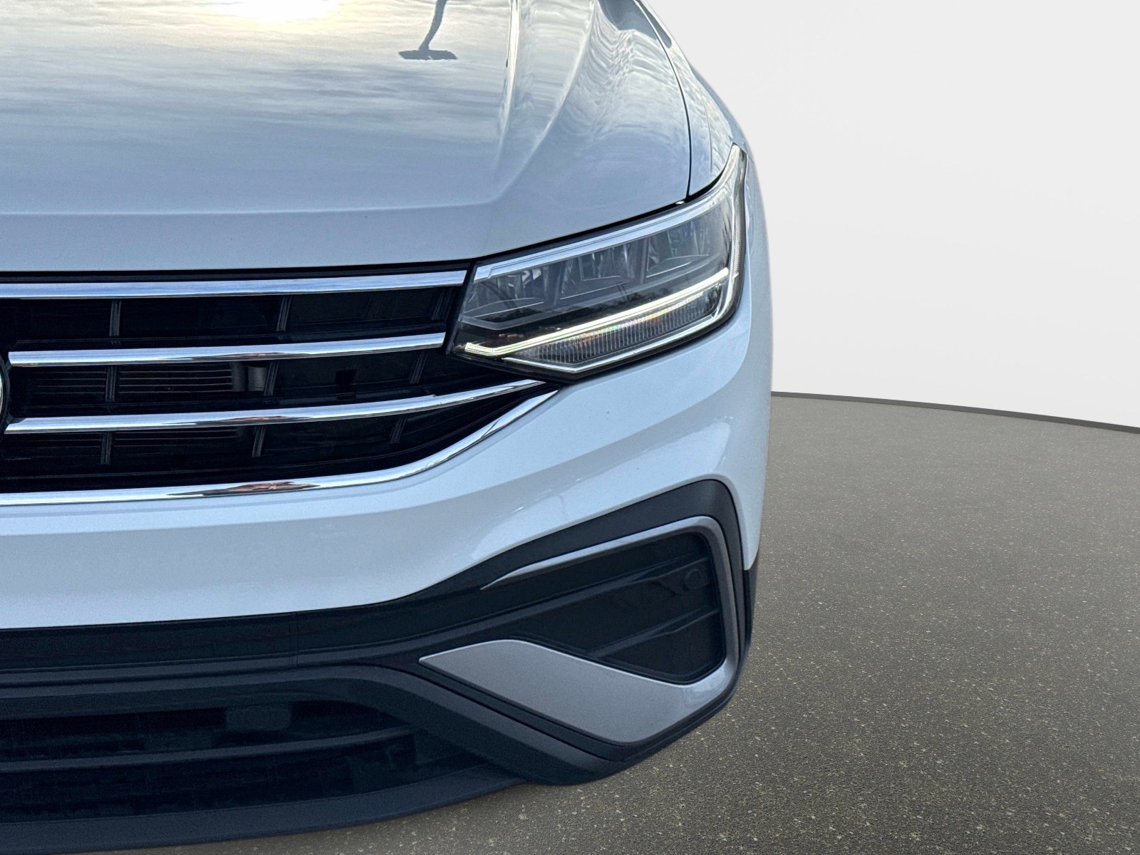 Used 2024 Volkswagen Tiguan Wolfsburg Edition image 10