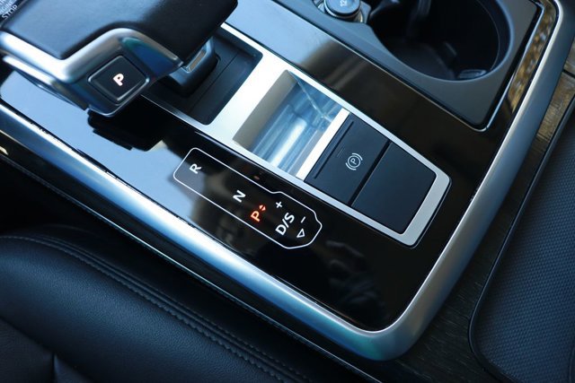 Used 2024 Audi Q7 3.0T Premium Plus image 21