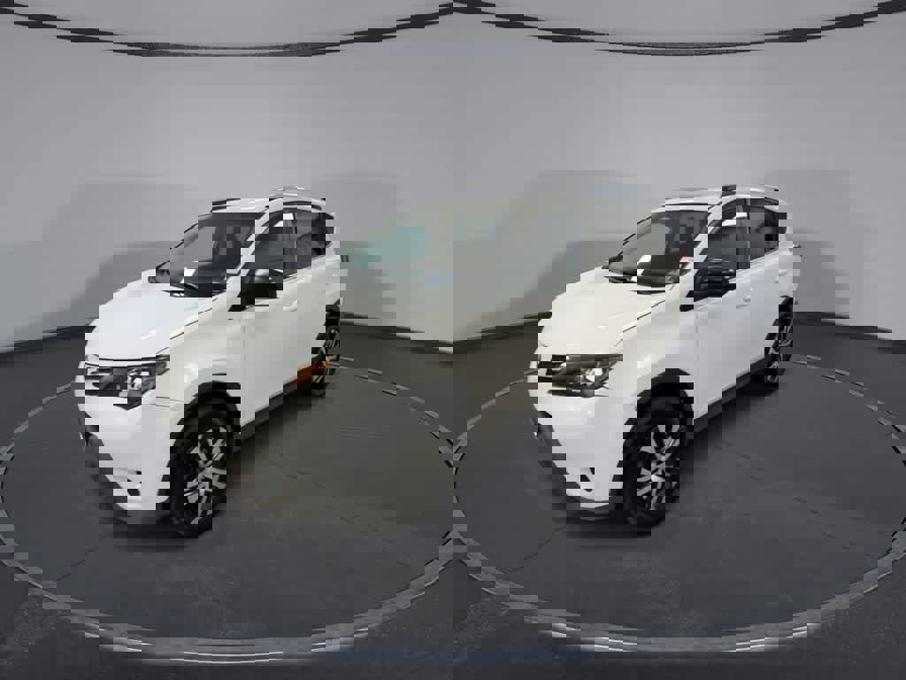 Used 2015 Toyota RAV4 LE AWD/4WD image 4