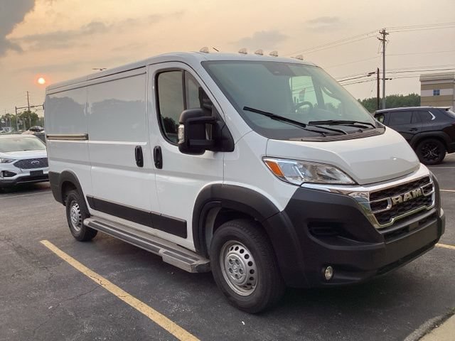 Used 2025 RAM ProMaster 2500 w/ U-Haul Equipment Group FWD image 9