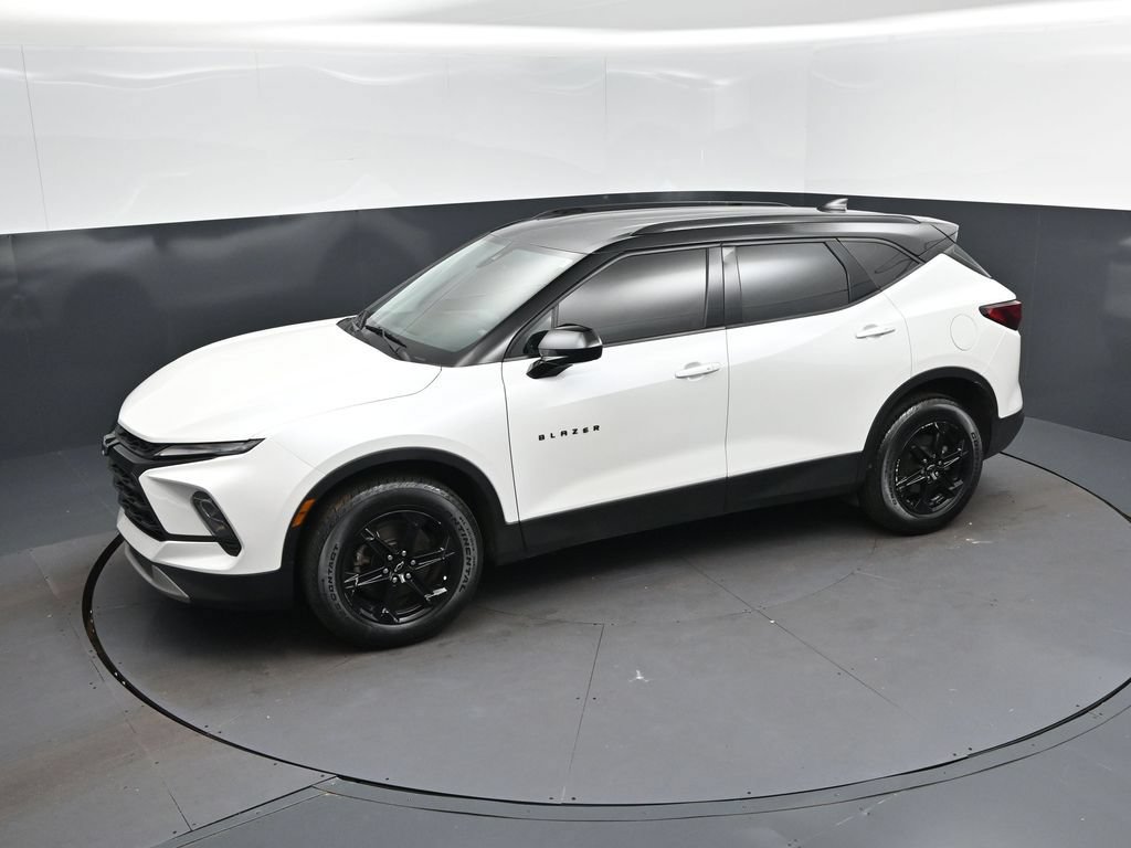 Used 2023 Chevrolet Blazer LT w/ Midnight/Sport Edition FWD image 31