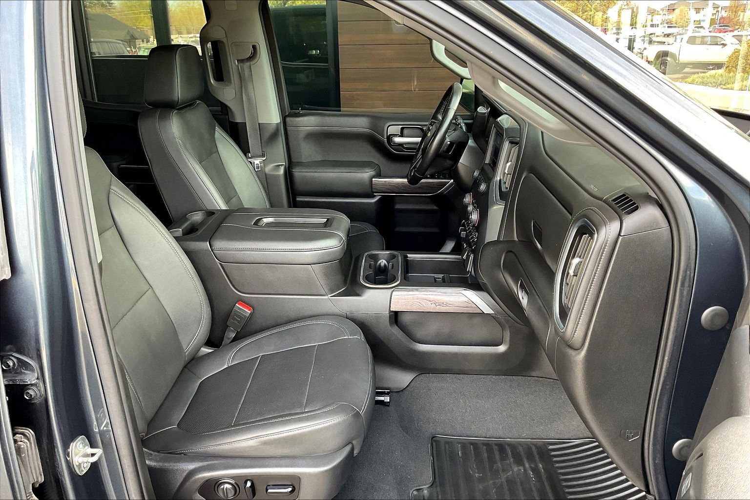 Used 2021 Chevrolet Silverado 1500 LTZ image 22