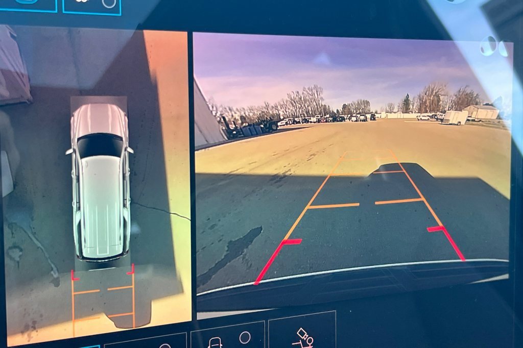 New 2026 GMC Yukon XL Elevation w/ Elevation Premium Package image 19