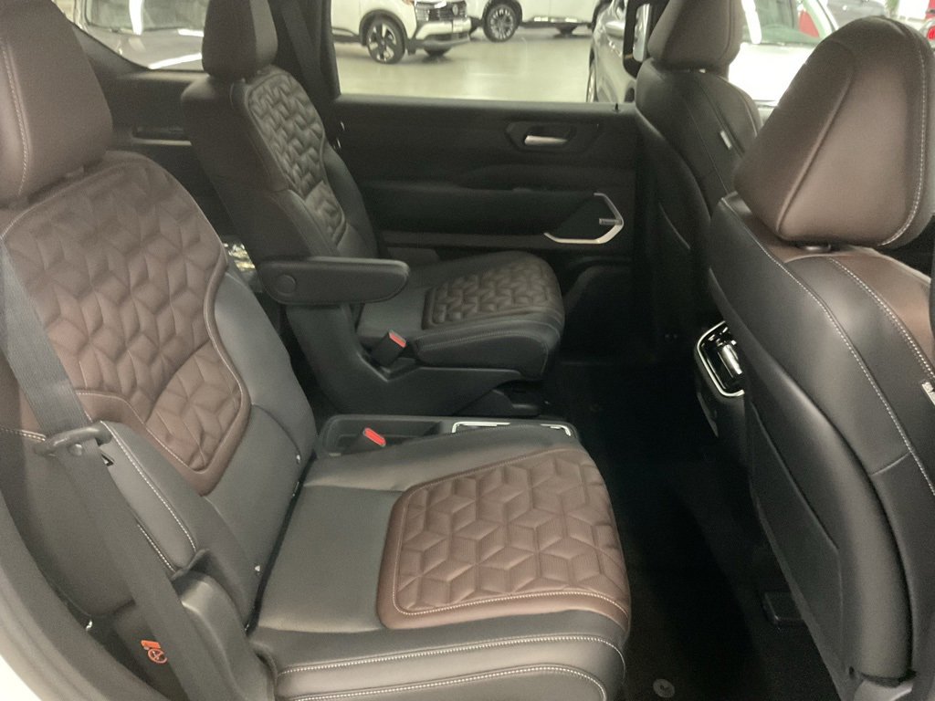 New 2026 Nissan Armada Platinum Reserve image 20
