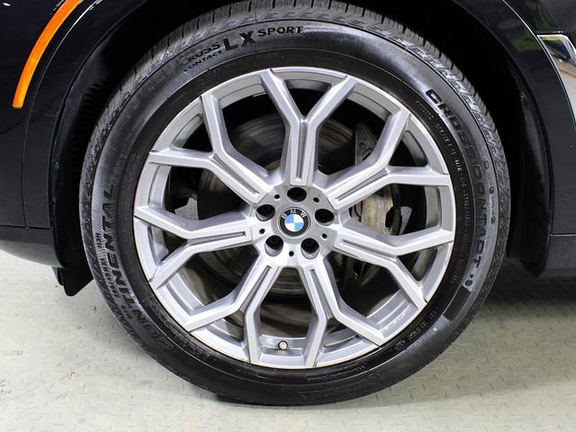 Used 2024 BMW X7 xDrive40i w/ Premium Package image 12