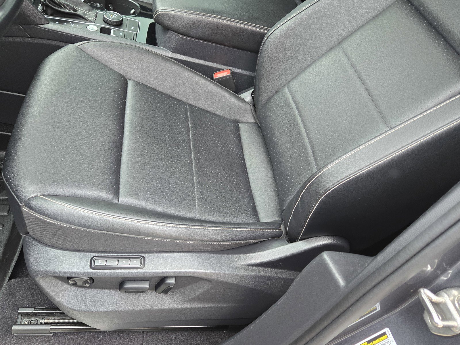 Used 2022 Volkswagen Atlas SEL R-Line image 17