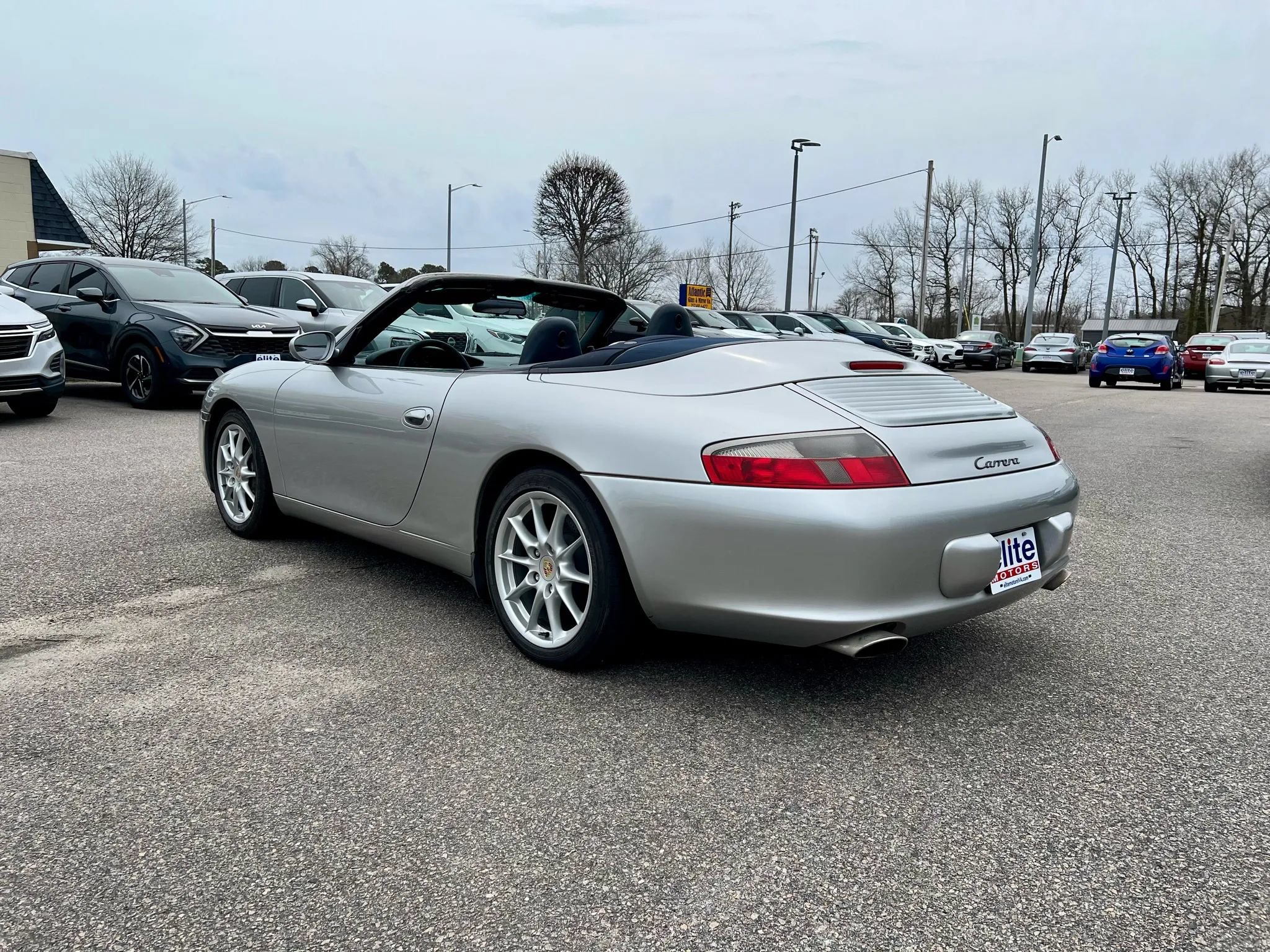 Used 2002 Porsche 911 Carrera RWD image 5