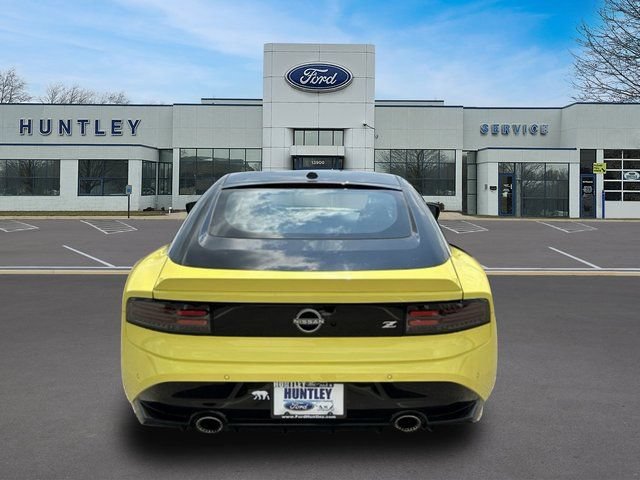 Used 2024 Nissan Z Performance w/ Floor Mat Package RWD image 6