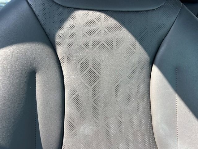 Used 2024 Kia Carnival LX FWD image 37