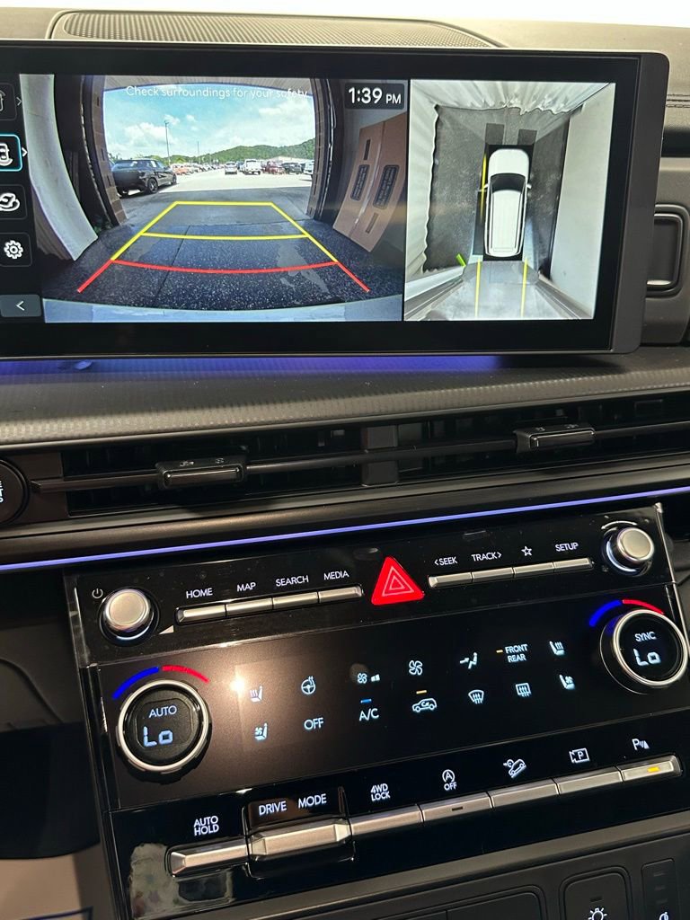 Used 2025 Hyundai Santa Fe Calligraphy AWD/4WD image 17