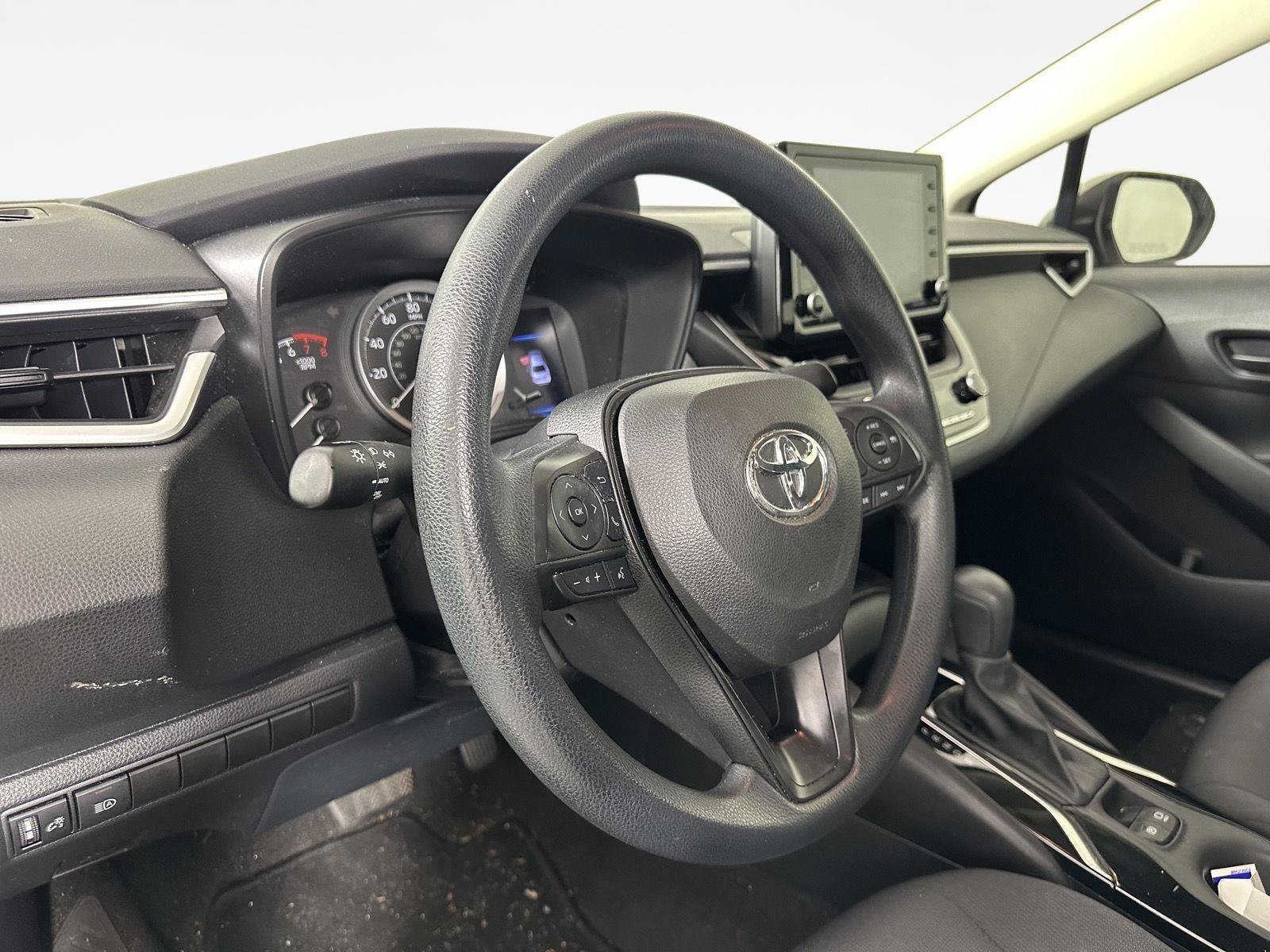 Certified 2022 Toyota Corolla LE FWD image 11