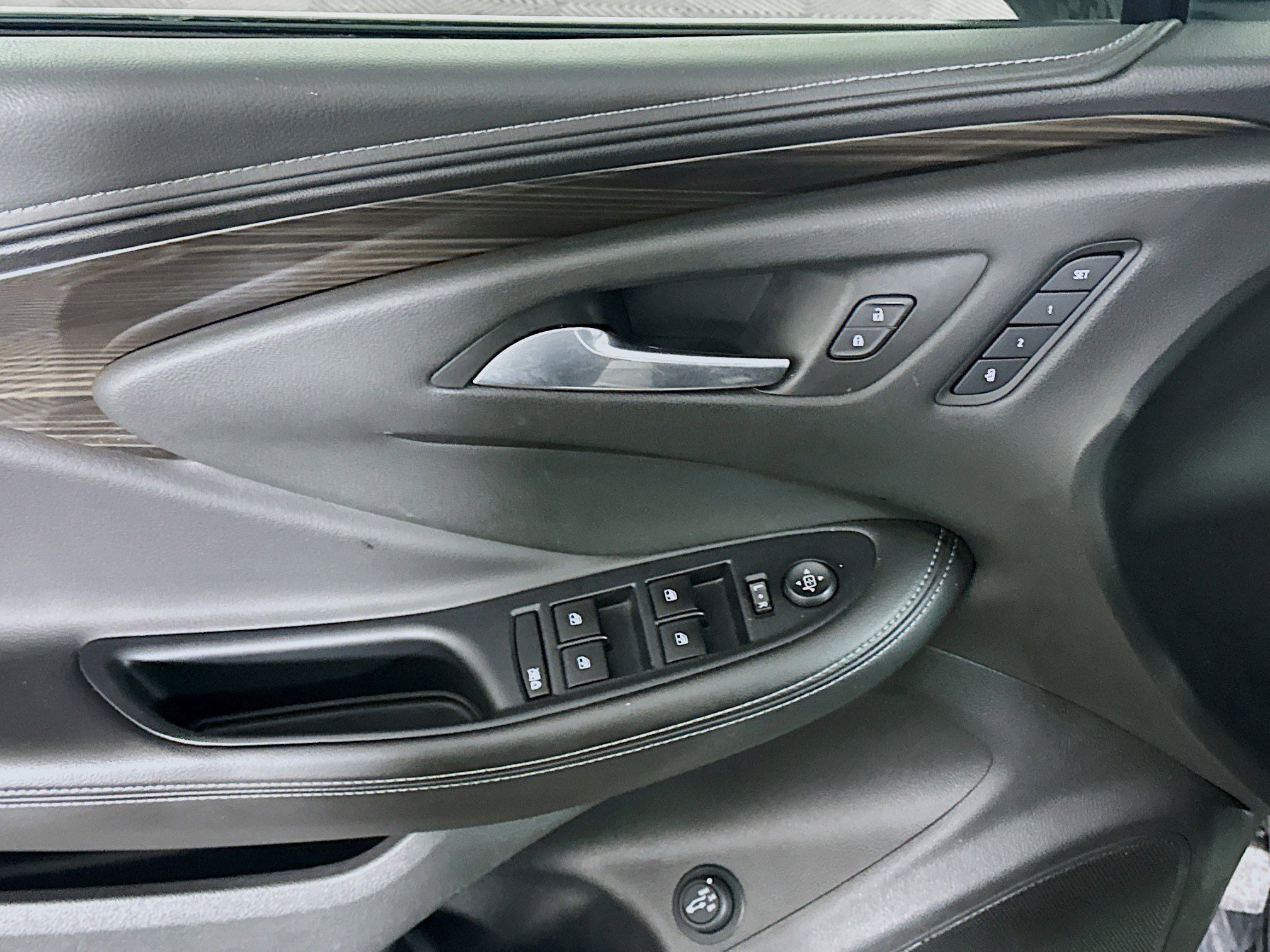 Used 2020 Buick Envision Essence image 15