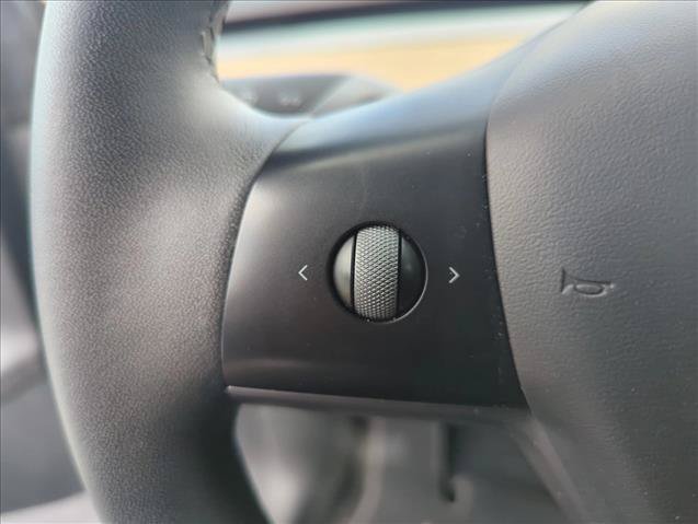 Used 2021 Tesla Model Y Long Range AWD/4WD image 12