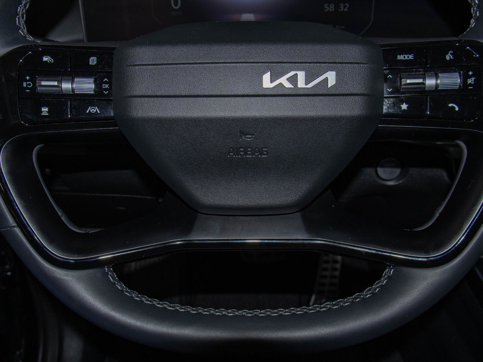 Used 2026 Kia Sorento SX FWD image 12