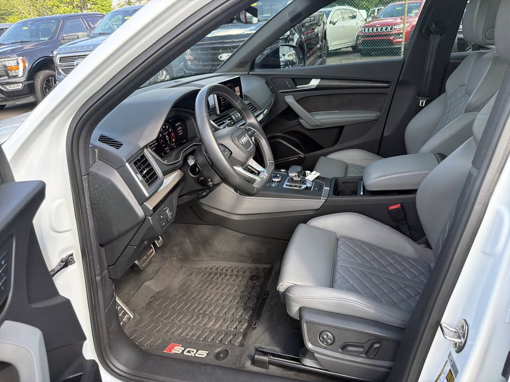 Used 2020 Audi SQ5 Premium Plus w/ Premium Plus Package AWD/4WD image 11