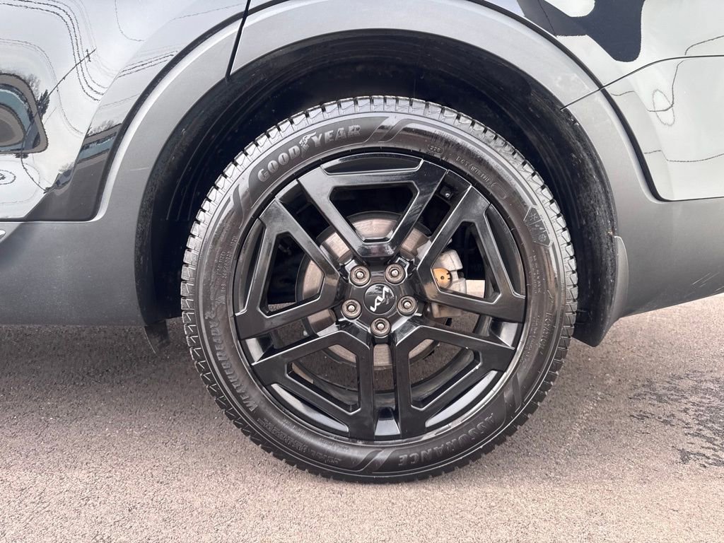 Used 2023 Kia Telluride EX X-Line image 31