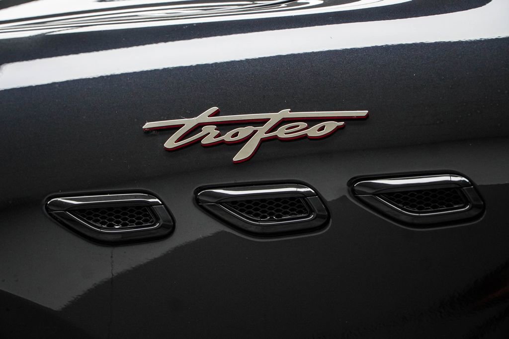 Used 2024 Maserati Grecale Trofeo image 12