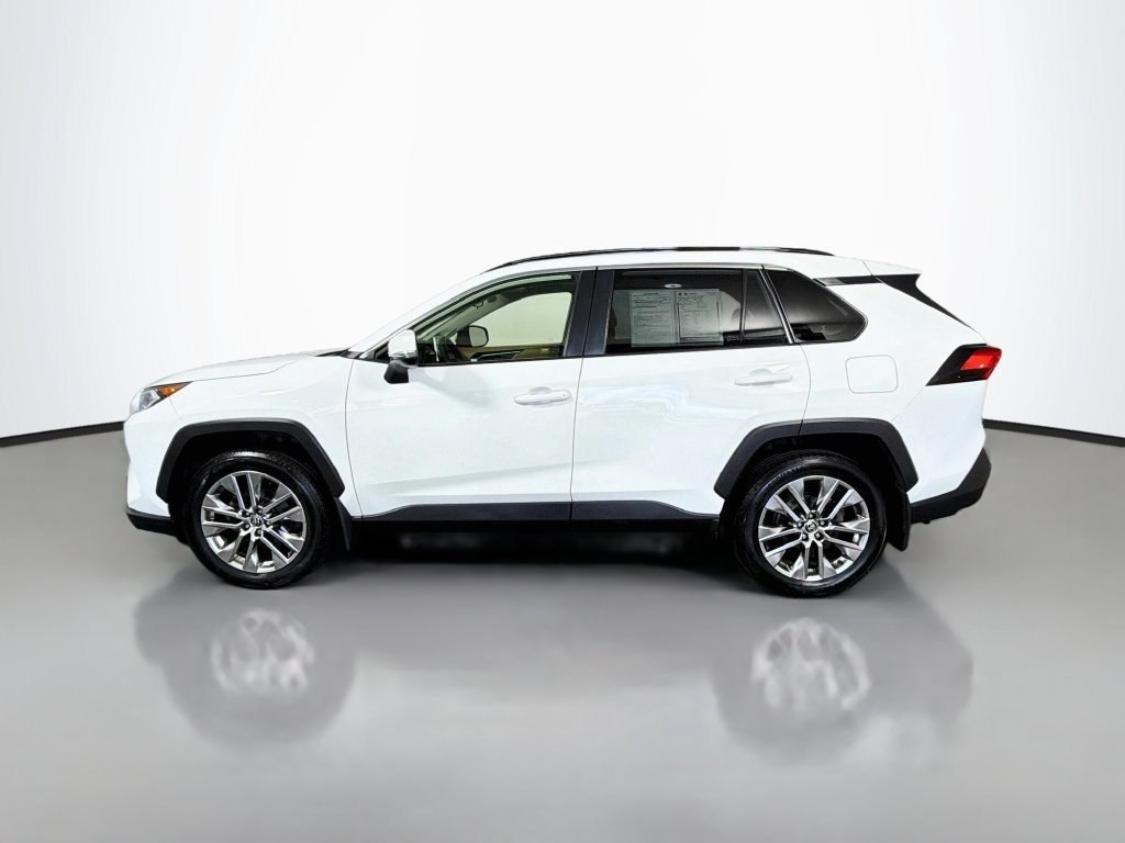 Used 2020 Toyota RAV4 XLE Premium AWD/4WD image 5