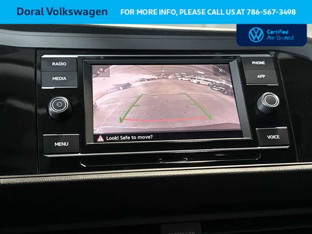 Certified 2024 Volkswagen Jetta SE FWD image 25