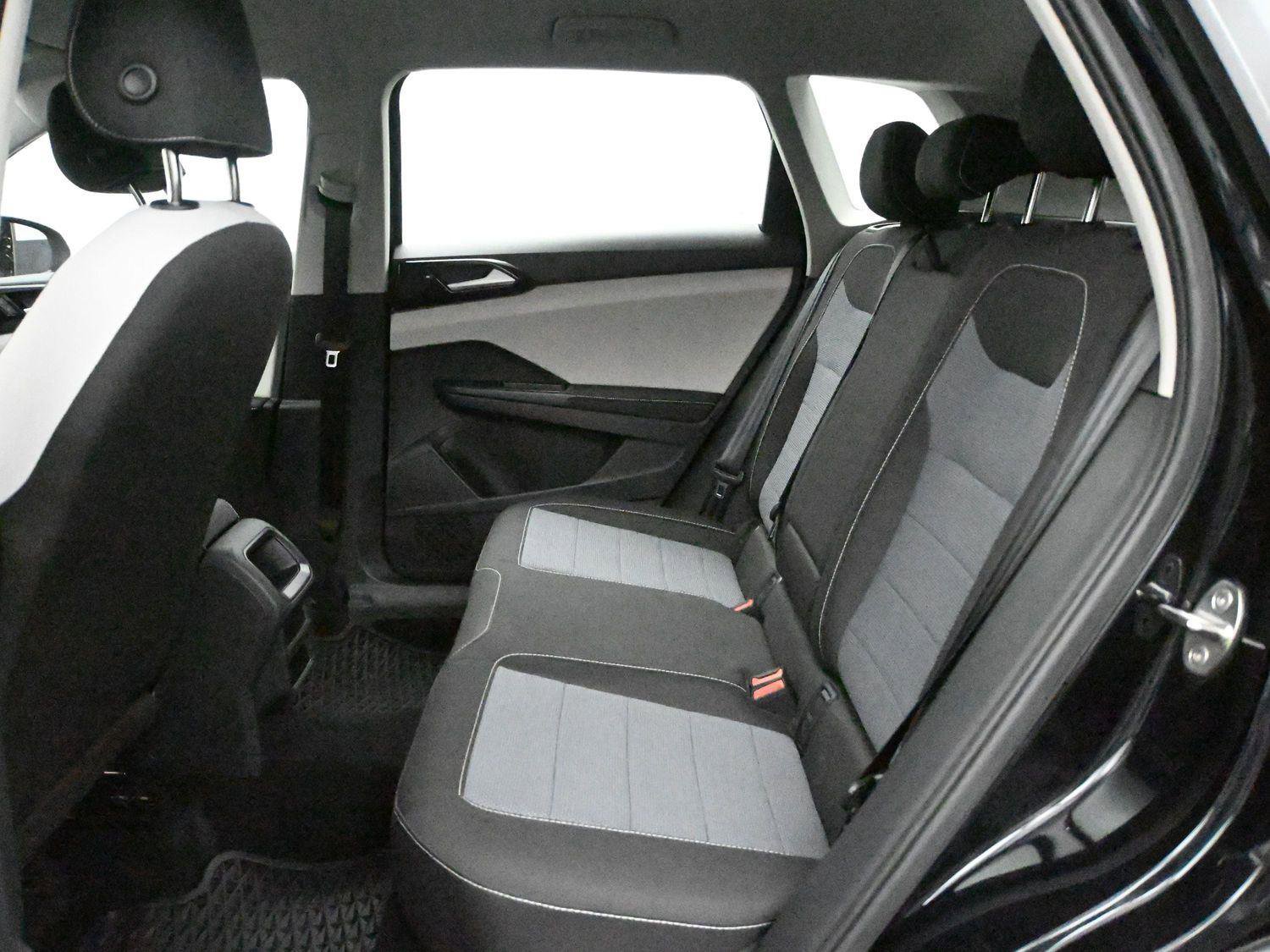 Certified 2025 Volkswagen Taos S w/ Taos Adventure Package (SXB) AWD/4WD image 9