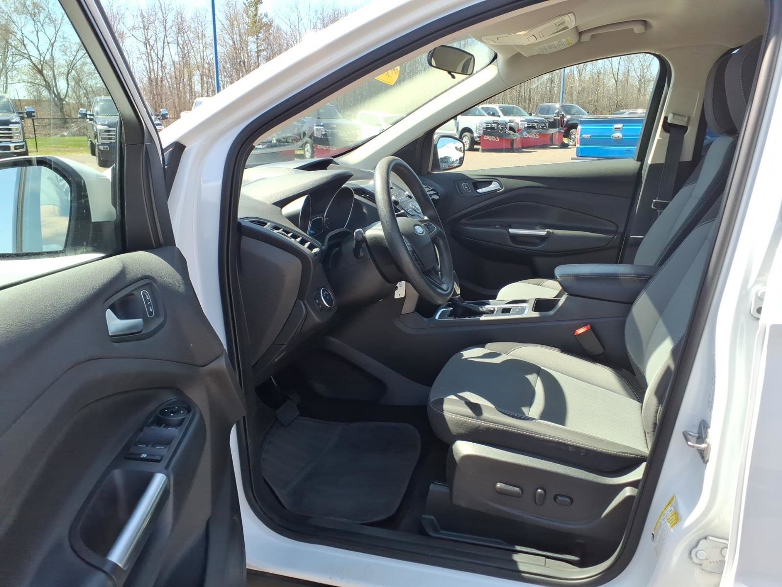 Used 2018 Ford Escape SE image 10