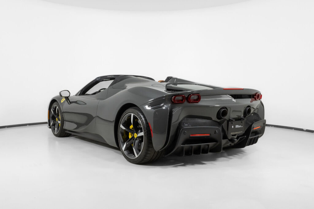 Used 2023 Ferrari SF90 Spider AWD/4WD image 3