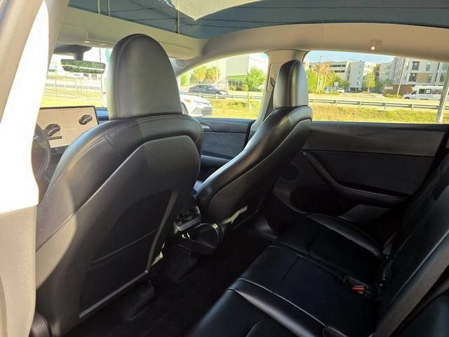 Used 2023 Tesla Model Y Long Range AWD/4WD image 21