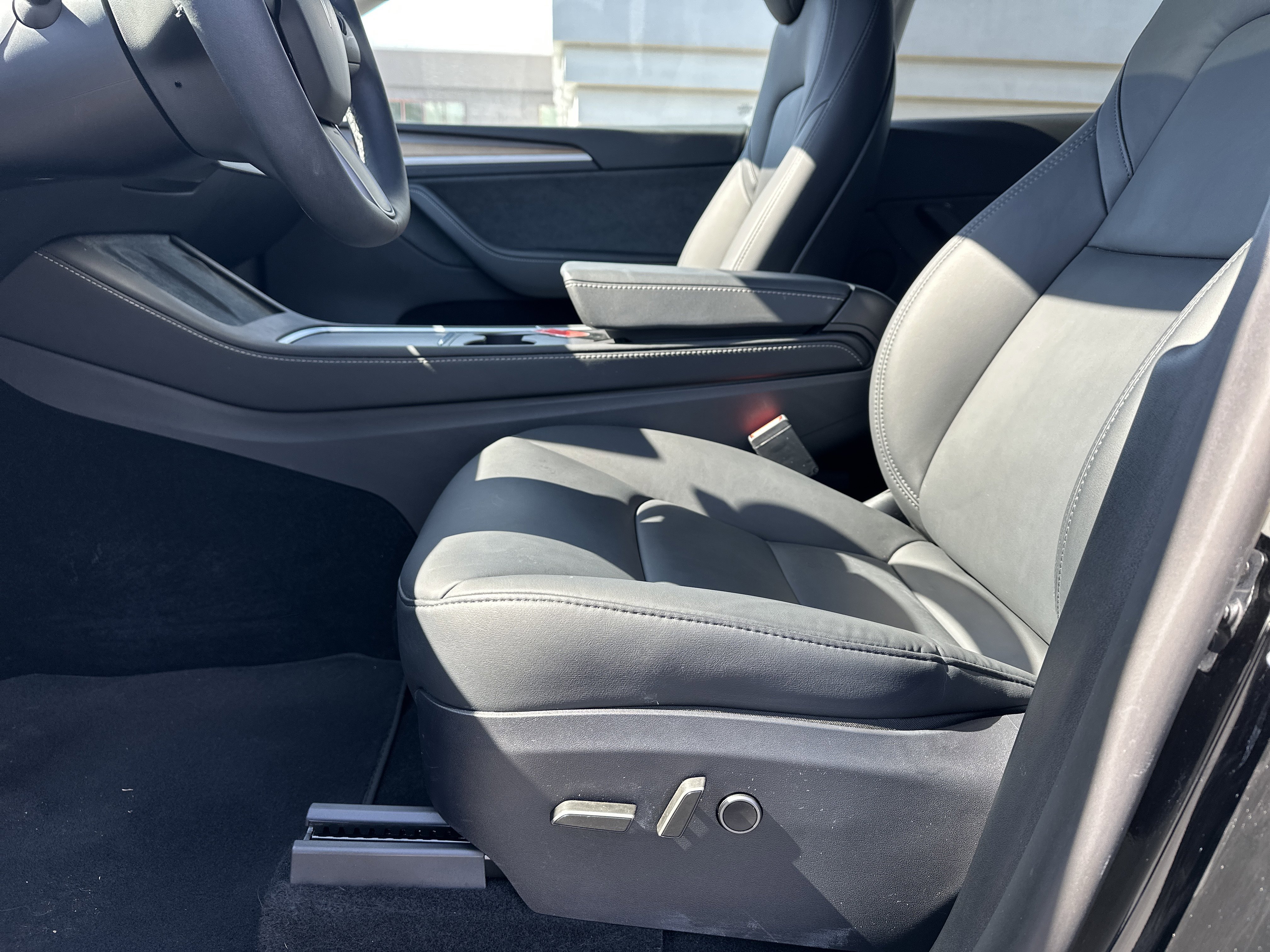 Used 2024 Tesla Model Y Long Range image 11