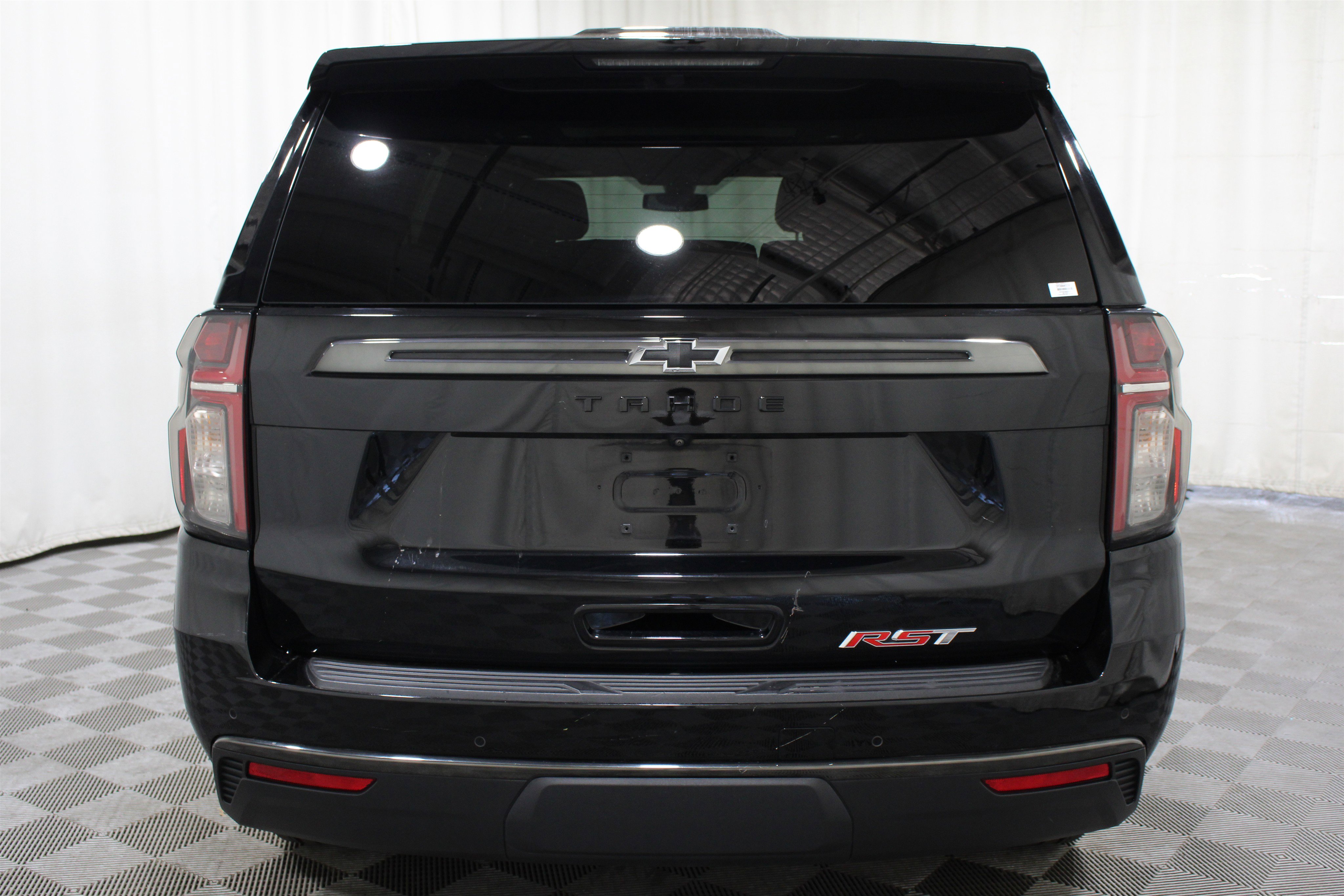Used 2021 Chevrolet Tahoe RST w/ Luxury Package AWD/4WD image 33