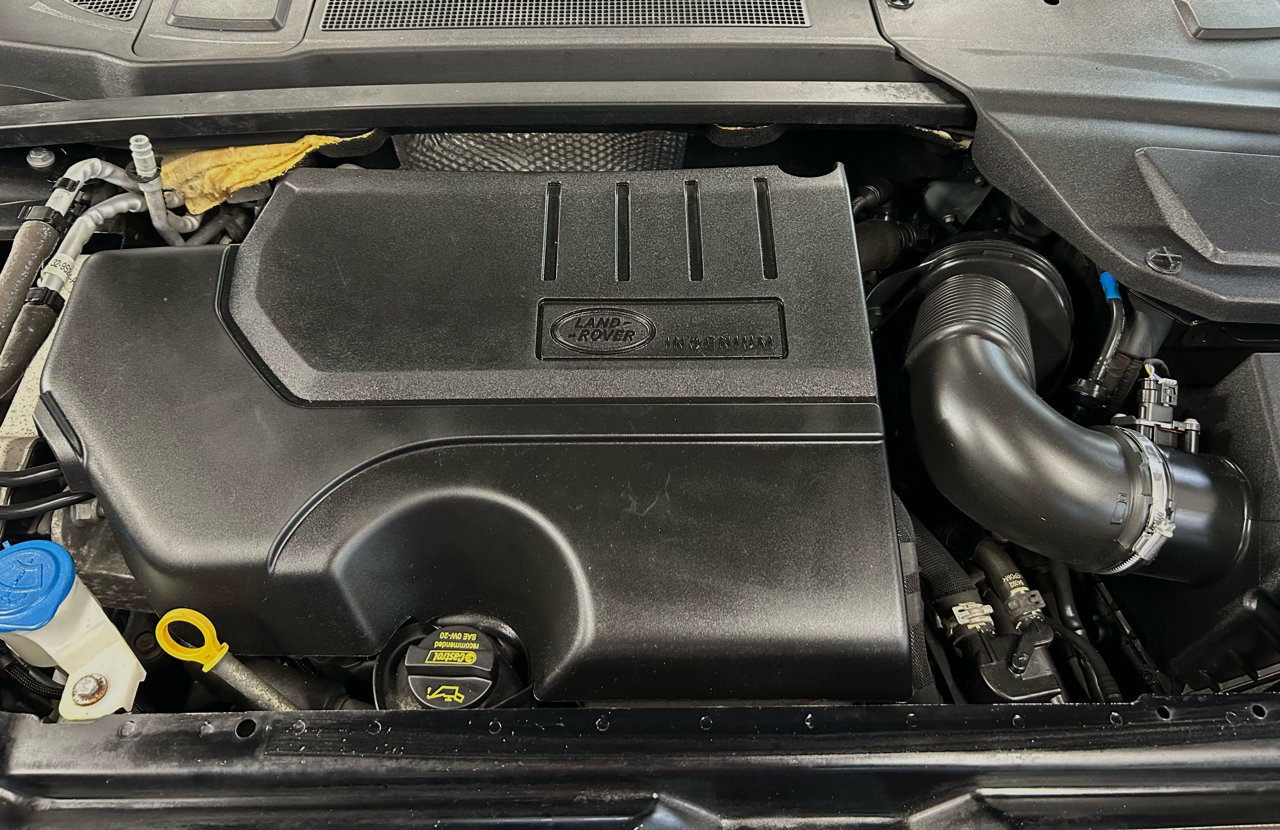 Used 2018 Land Rover Discovery Sport SE image 23