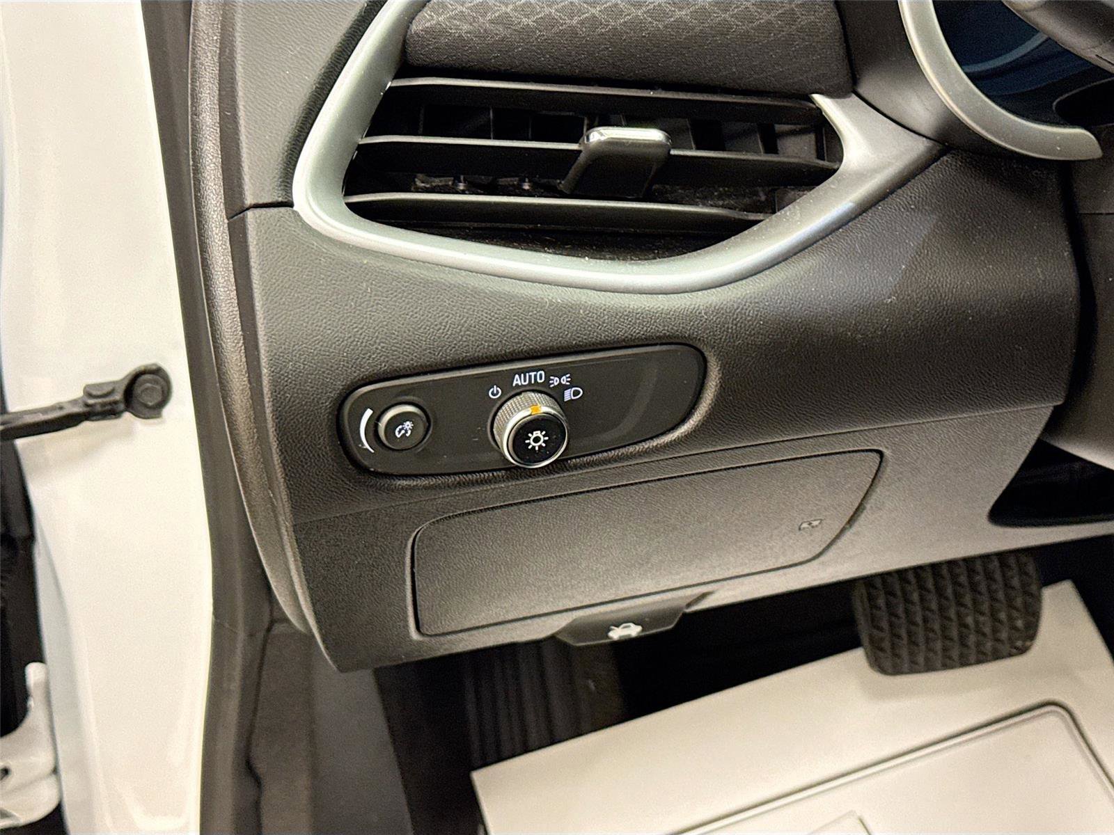 Used 2024 Chevrolet Malibu LT FWD image 10